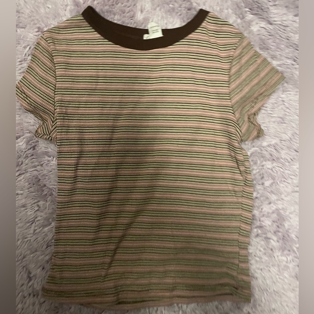 Small cropped tee
